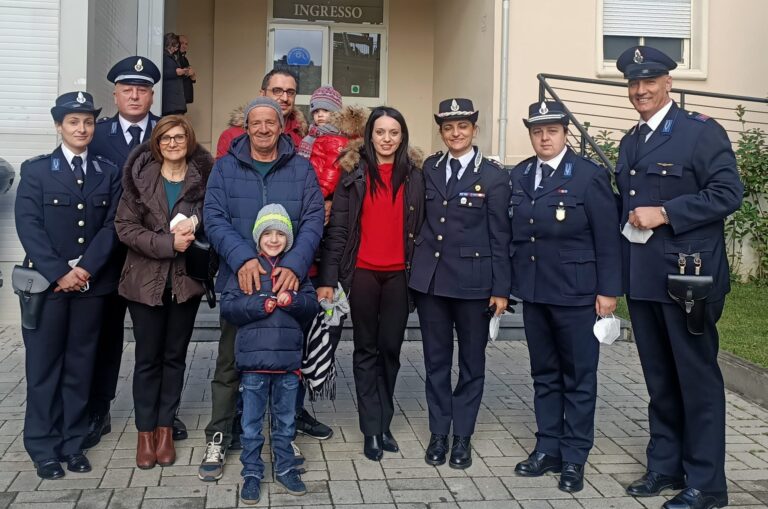 Consegna regali presso il reparto oncoematologico e pediatria dell’ospedale SS. Annunziata di Cosenza.